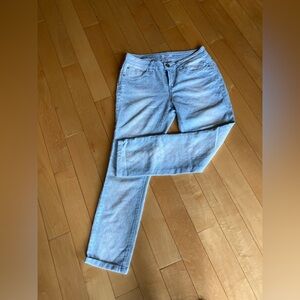 Kensie lightweight straight leg jean with cuff